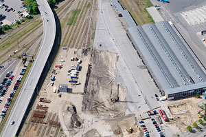 Et luftfoto giver det store overblik over byggeriet p det gamle godsbaneareal. Copyright Steen Lee Christensen/ Aalborg Luftfoto.